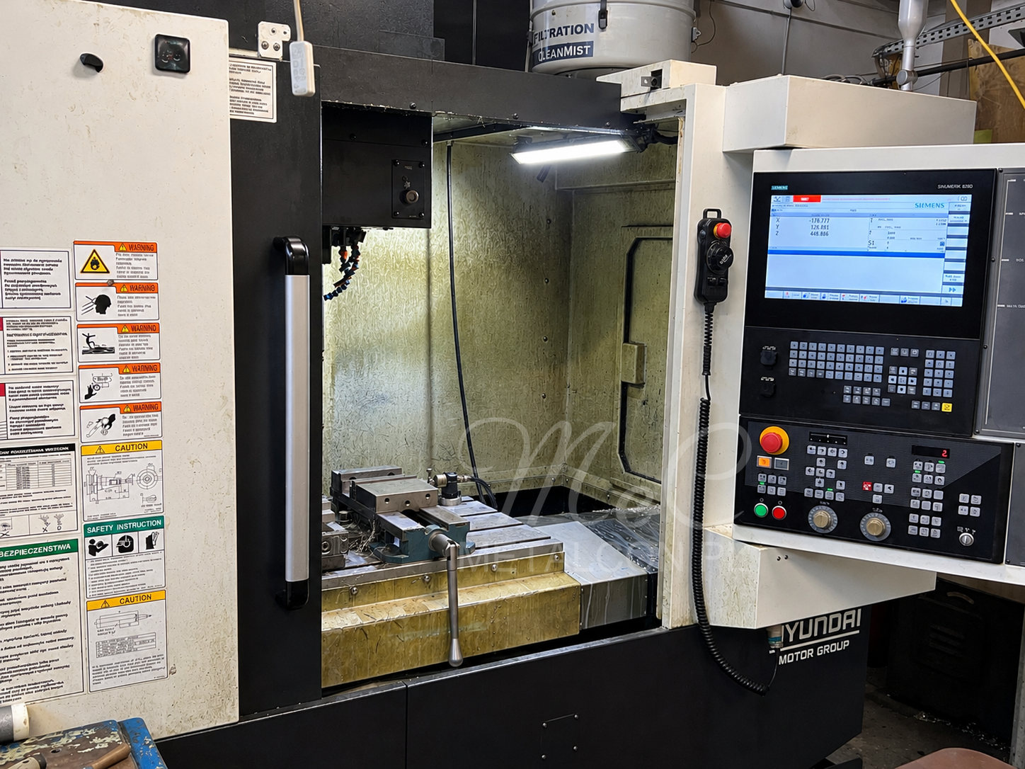 Hyundai machining centre with Siemens control